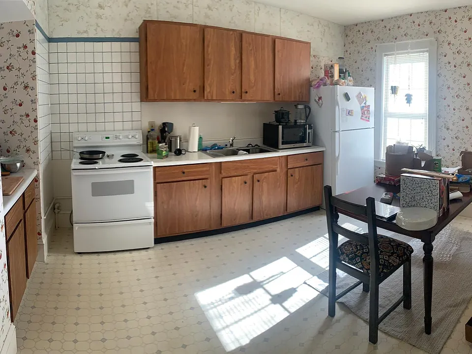81 High St #2