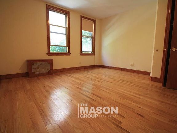 4th image of 201 W 92nd St APT 4L