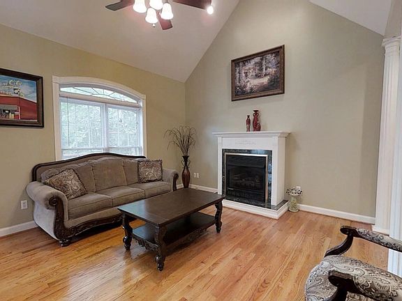 3rd image of 3571 Tolbert Dr