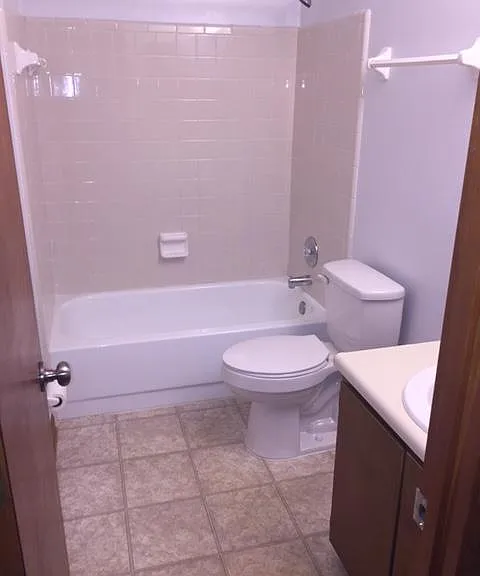 1318 Castelnau Ct — Photo 16