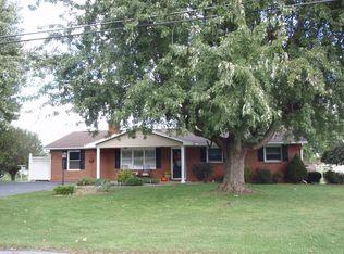 1321 Brenda Dr, Greencastle, PA 17225