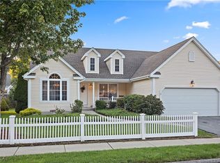 21 Spinnaker Dr #21, Niantic, CT 06357