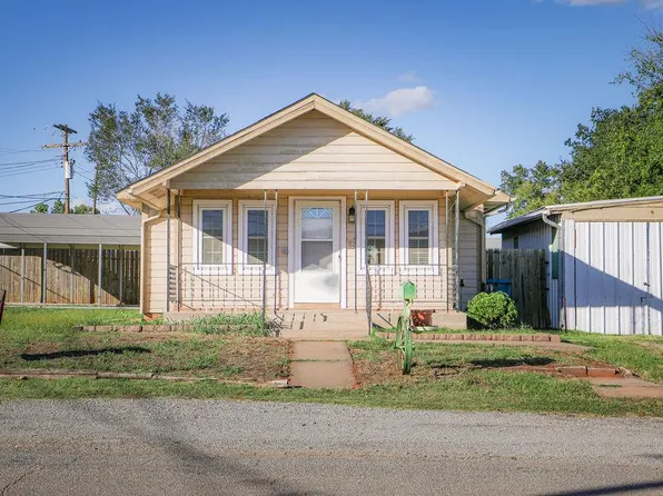 801 E 1st St, Cordell, OK 73632