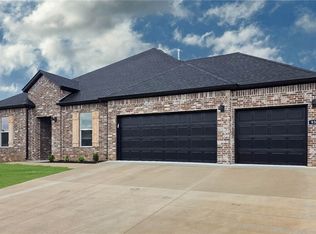 860 Kelleyann Ave, Springdale, AR 72762