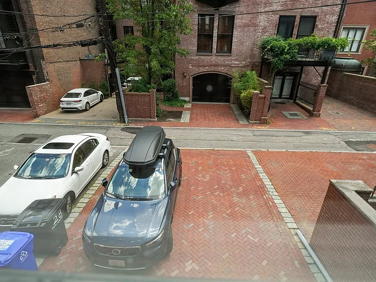 28 Marlborough St #1 — Photo 18