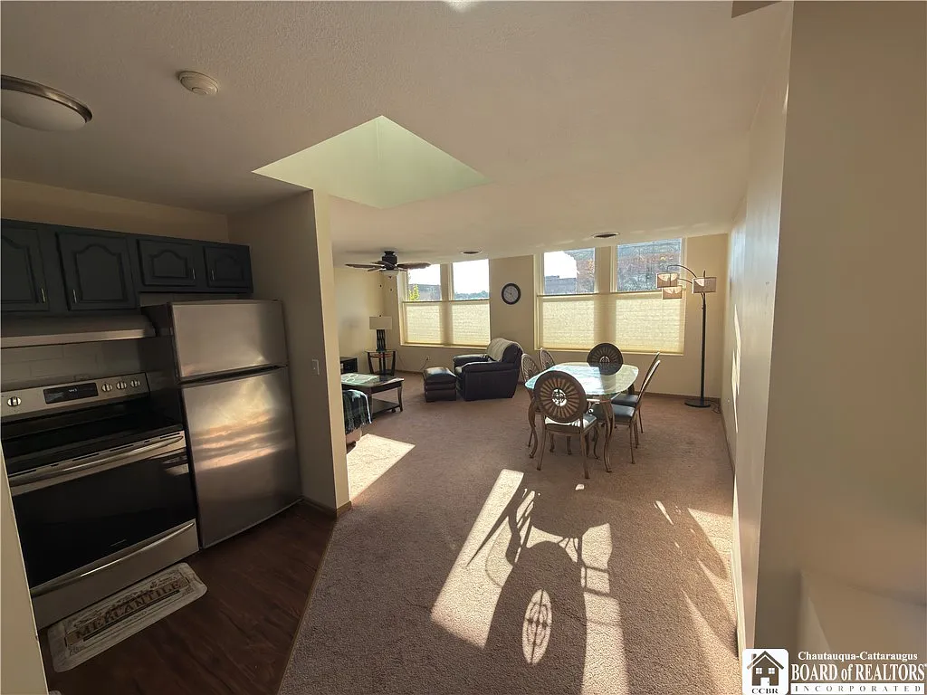 2 bed, 1.0 bath, 11230 sqft, $1,000 — Photo 4