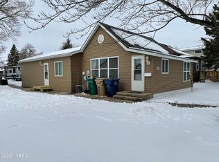 11 7th St NE, Watertown, SD 57201