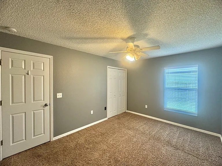 4726 Four Lakes Dr — Photo 12