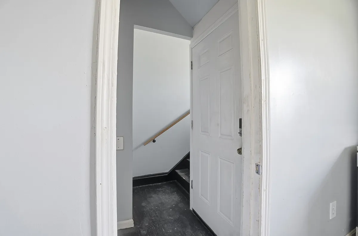 Building Photo - 2545 Harrison Ave #2