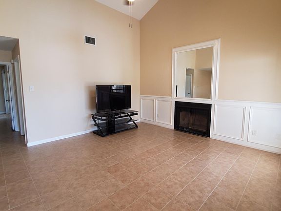 4th image of 285 Mooring Cir APT B