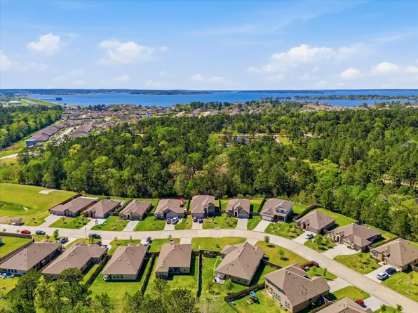 6048 Heritage Creek Ln, Conroe, TX 77304