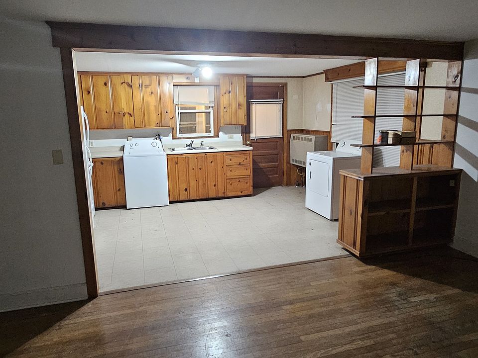 2nd image of 128 Woodstock Ave