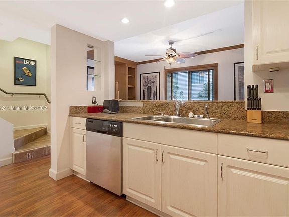3rd image of 635 Euclid Ave APT 108