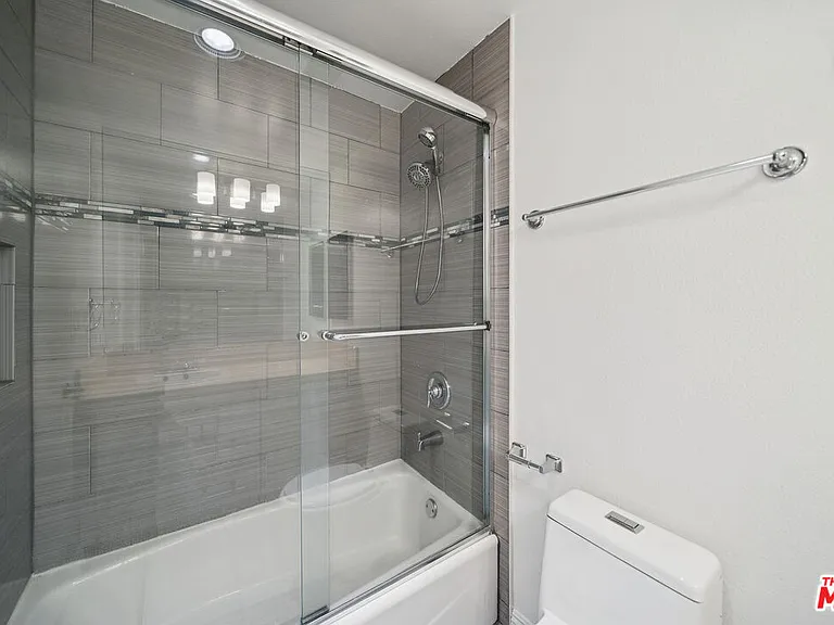 5715 W Olympic Blvd #103 — Photo 11