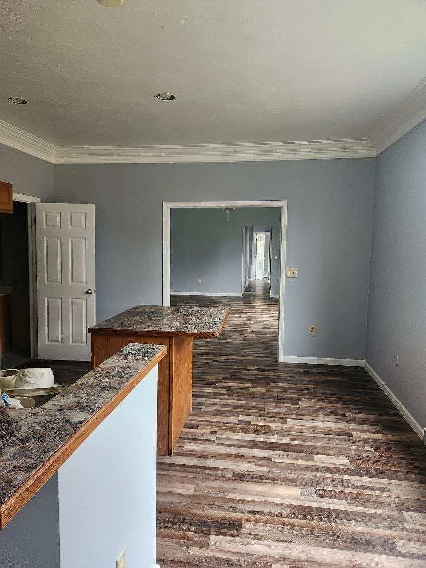 3 bed, 1200 sqft, $1,200 — Photo 1