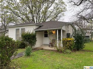 210 Robards St #210, Yoakum, TX 77995