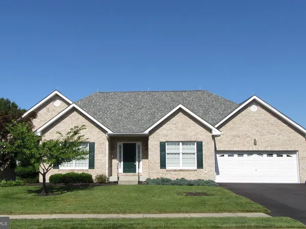 213 Megan Dr, Bear, DE 19701