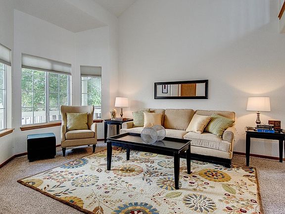 2nd image of 4558 Espana Way