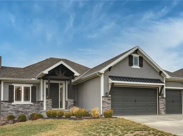 1405 NW Maple Dr, Grain Valley, MO 64029