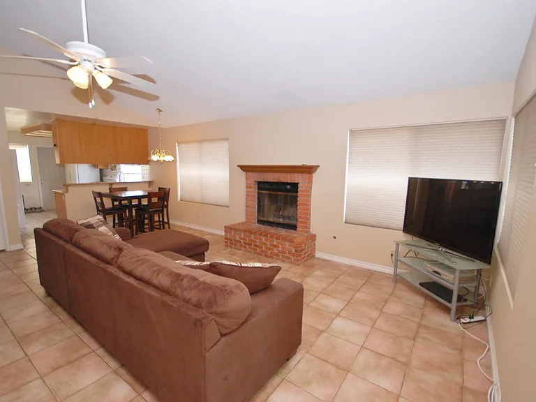 517 Barnett Dr — Photo 6