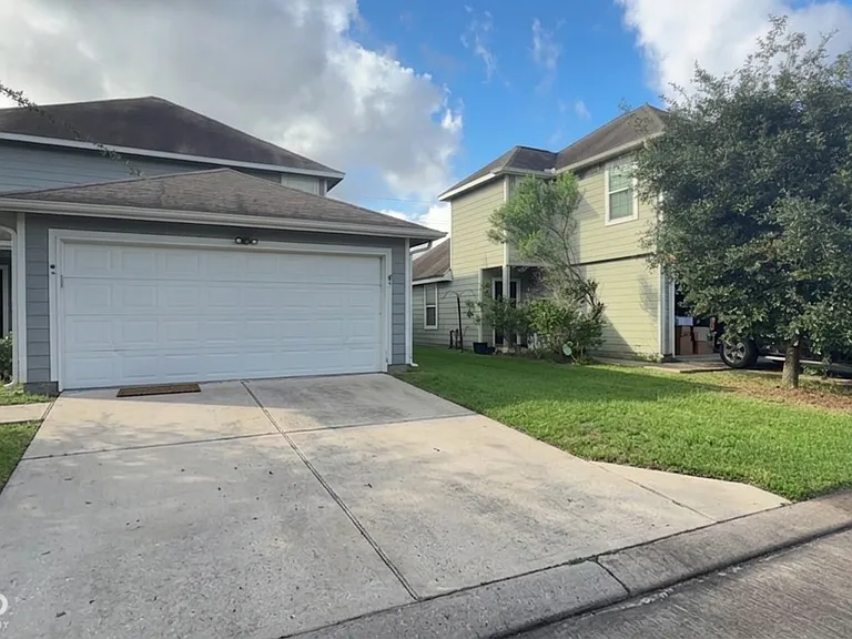 10119 Berrypatch Ln — Photo 1