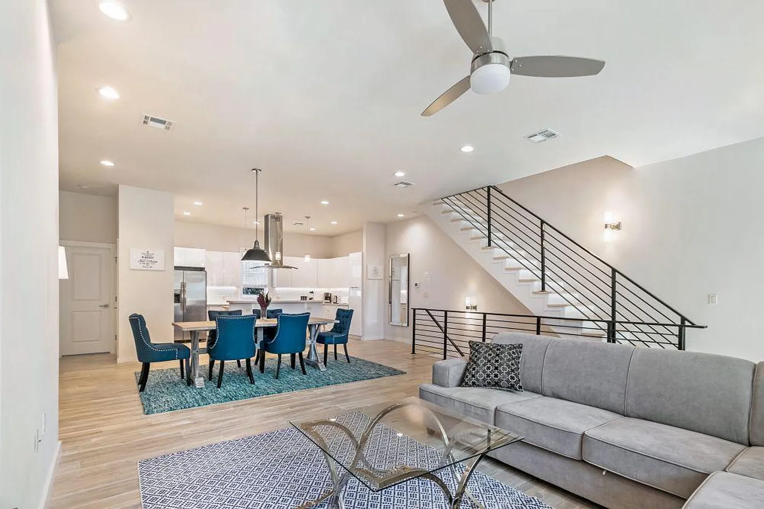 4 bed, 3.0 bath, 2389 sqft, $11,633 — Photo 2