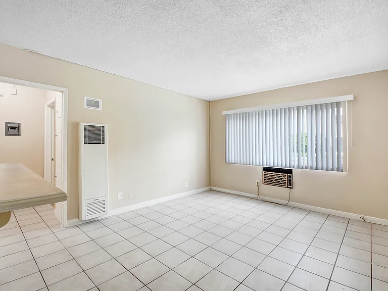 Telegraph Apartments — Photo 9
