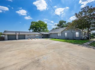2908 Carson St, Fort Worth, TX 76117