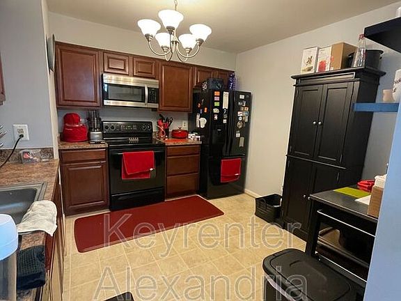 5th image of 7501 Ashby Ln Unit A
