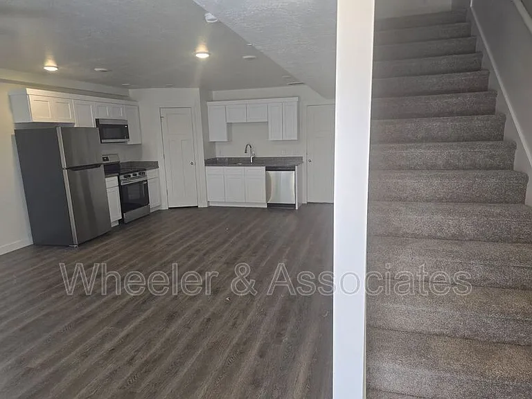 452 W 1080 S — Photo 5