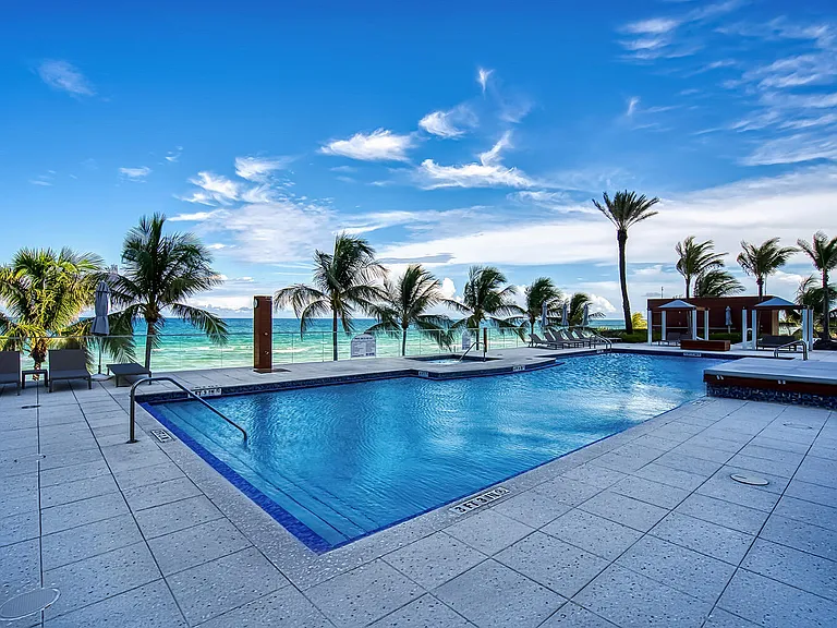 18911 Collins Ave #506 — Photo 7