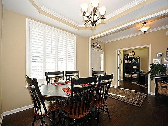5th image of 2830 E High Grove Cir