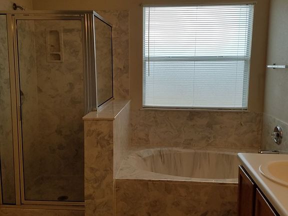 5th image of 3204 John Porter Dr