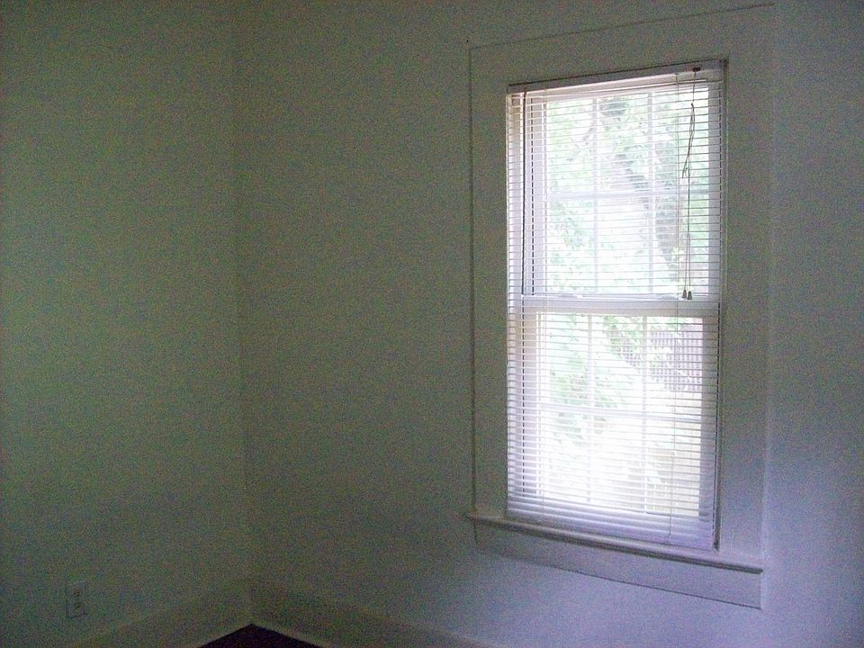 2nd image of 618 Nun St