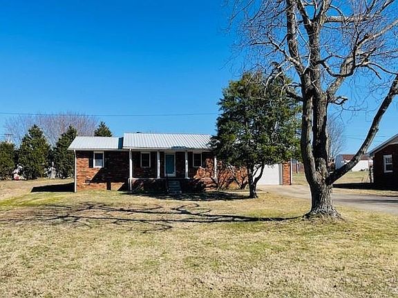 2nd image of 1900 N Dundee Dr