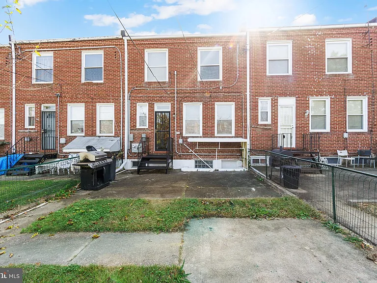 3572 Juneway #1 — Photo 20