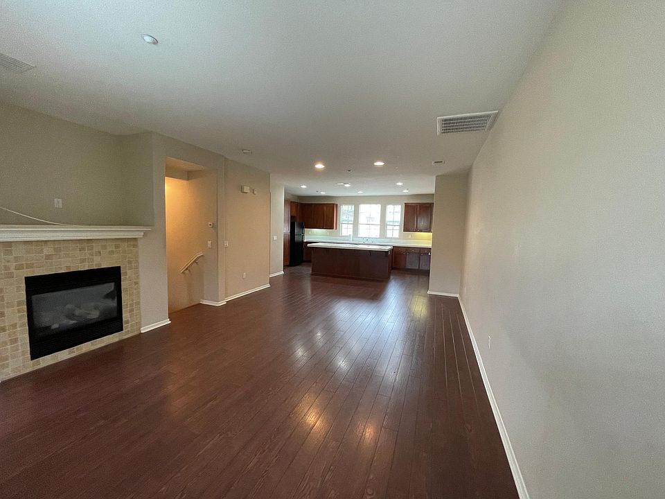 Living room & Kitchen