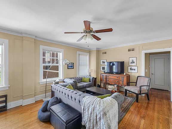3rd image of 4422 McPherson Ave #506