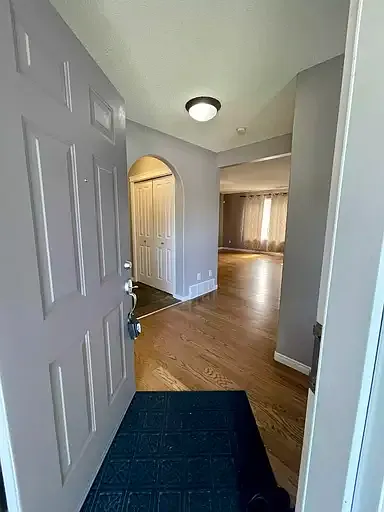 3 bed, 2.5 bath, 1800 sqft, $2,350 — Photo 3