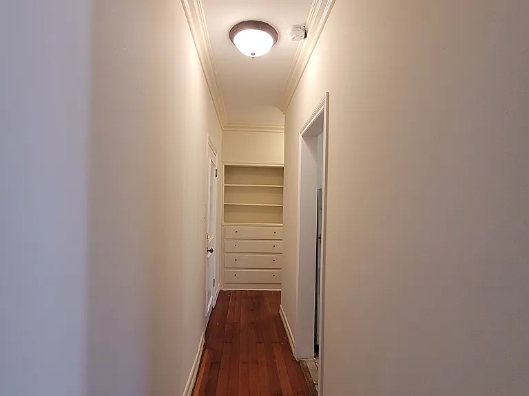 Reeves Apartments — Photo 24