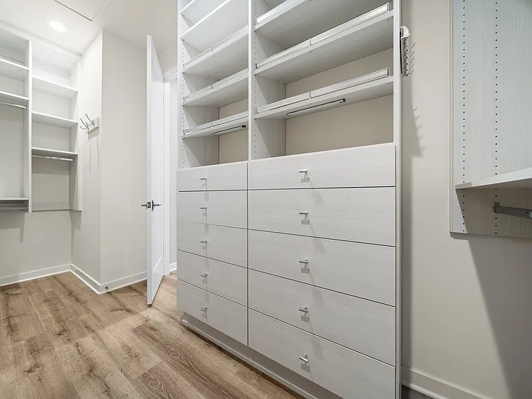 16205 Camden Cir — Photo 40
