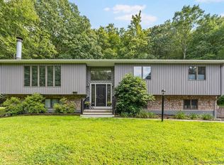 150 Seymour Rd, Woodbridge, CT 06525