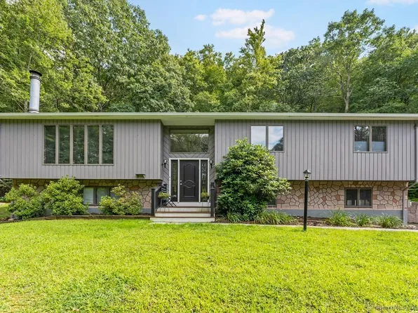 150 Seymour Road, Woodbridge, CT 06525