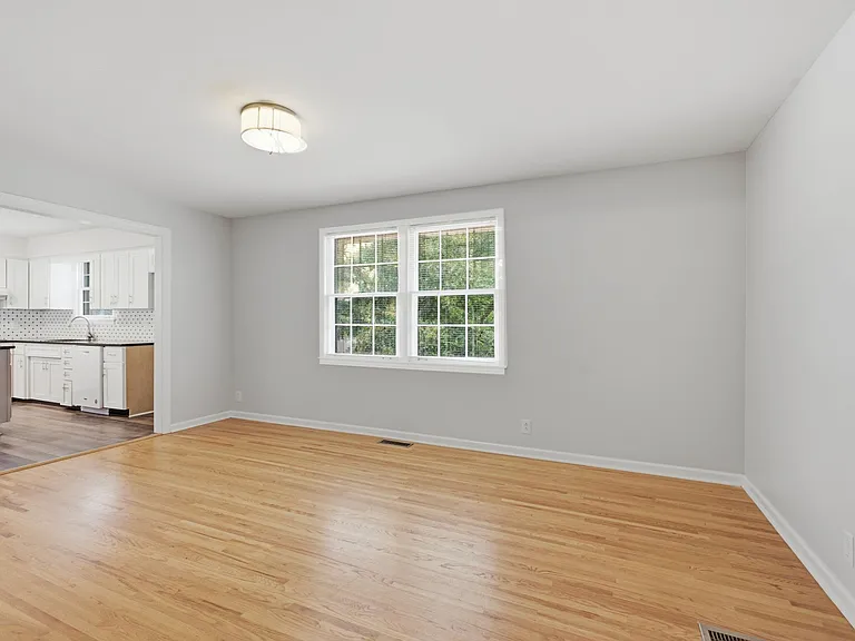 2614 Edge O Lake Dr — Photo 13