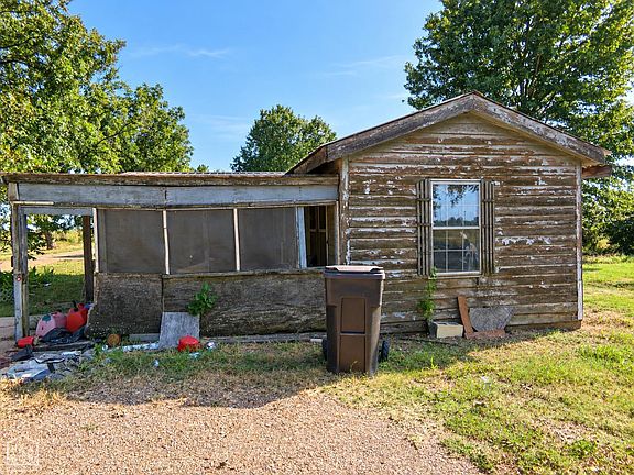 4th image of 1104 E County Road 732