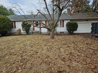 10 June Ave, Webster, MA 01570