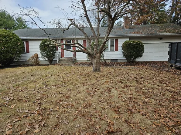 10 June Ave, Webster, MA 01570