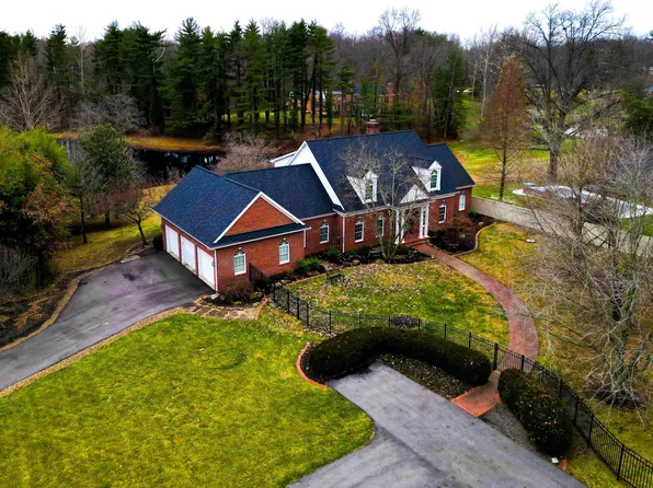1100 Dress Ln, Evansville, IN 47725