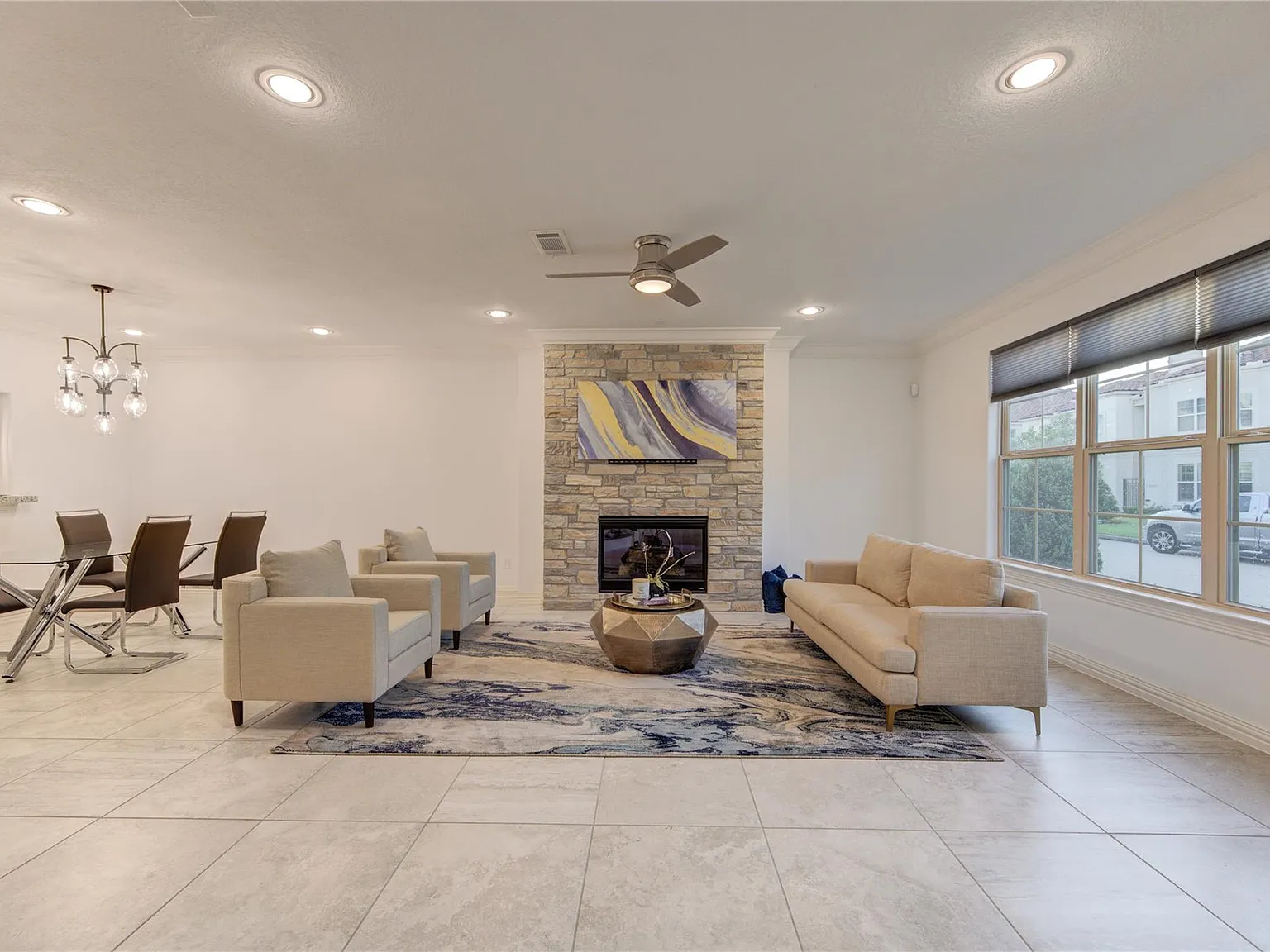 3 bed, 3.5 bath, 2940 sqft, $5,200 — Photo 3