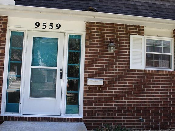 2nd image of 9559 Perry Ln